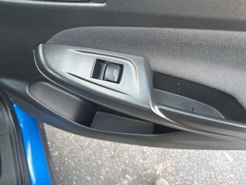 Used 2022 Chevrolet Bolt EUV LT w/ Comfort Package image 23