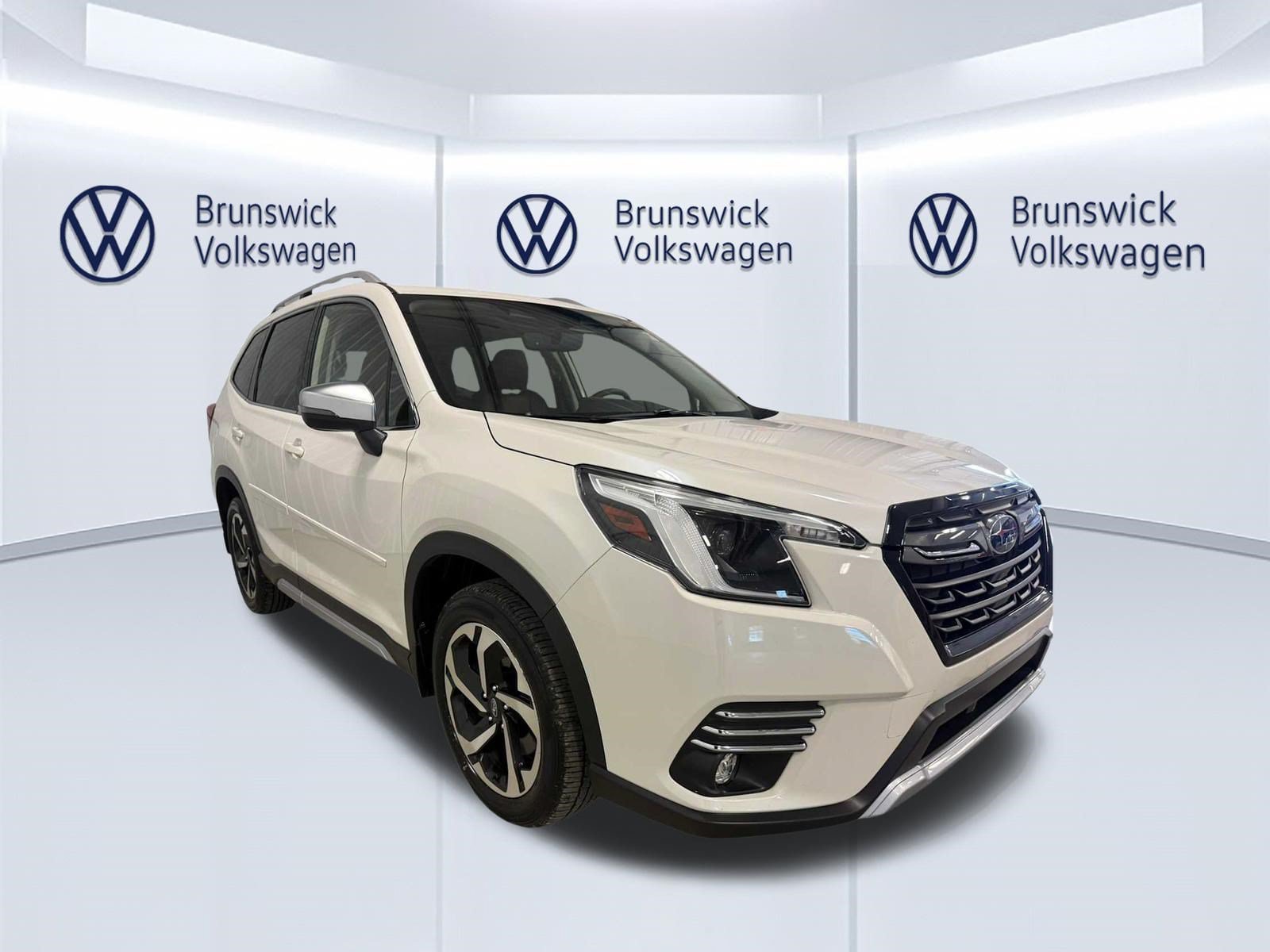 Used 2023 Subaru Forester Touring w/ Popular Package #2 AWD/4WD image 10