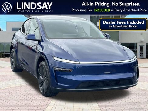 Used 2026 Tesla Model Y AWD image 1