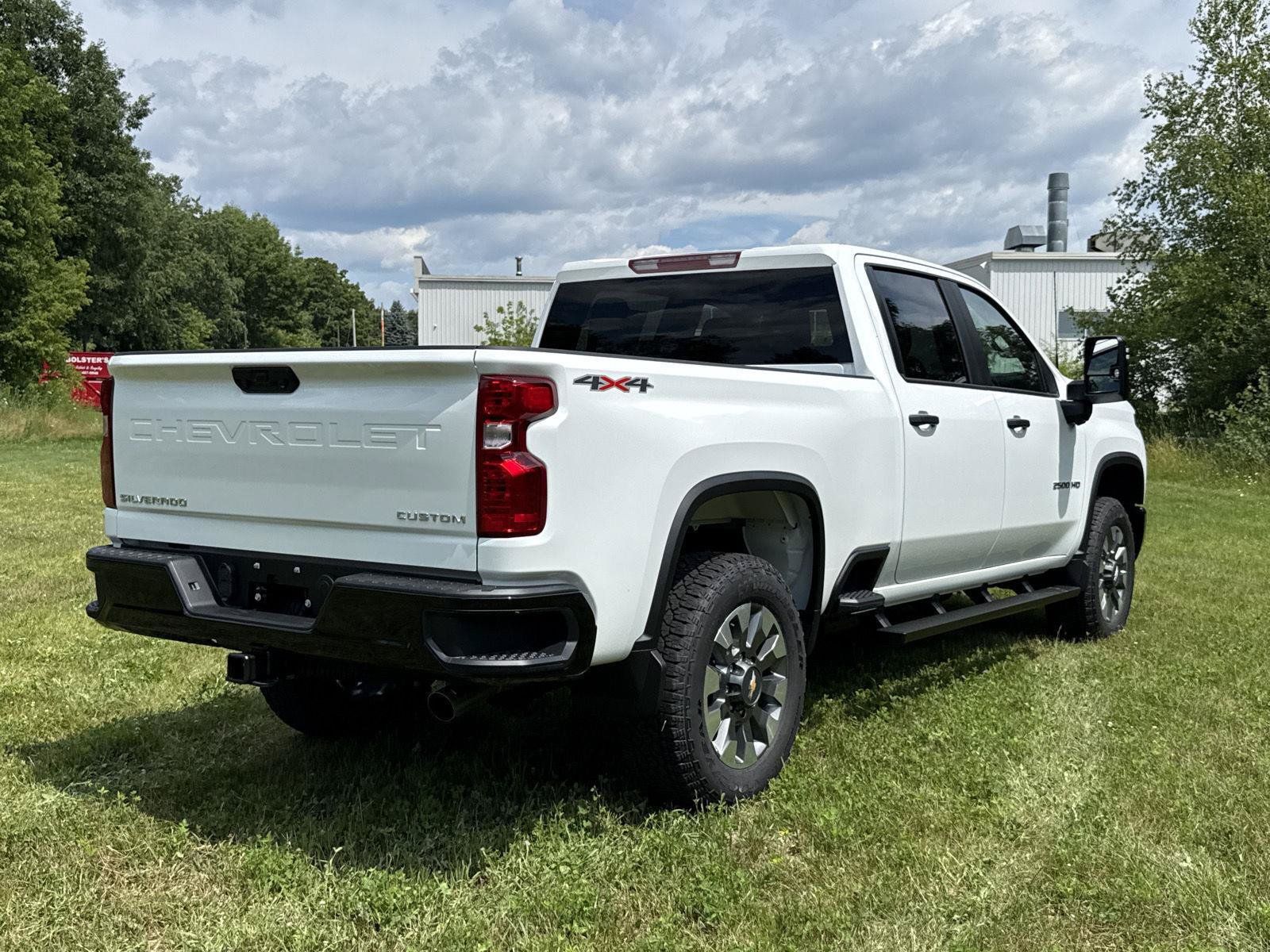 New 2026 Chevrolet Silverado 2500 Custom w/ Custom Convenience Package AWD/4WD image 9