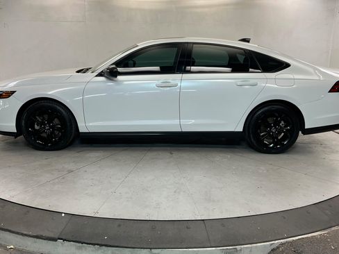 Used 2025 Honda Accord SE image 2