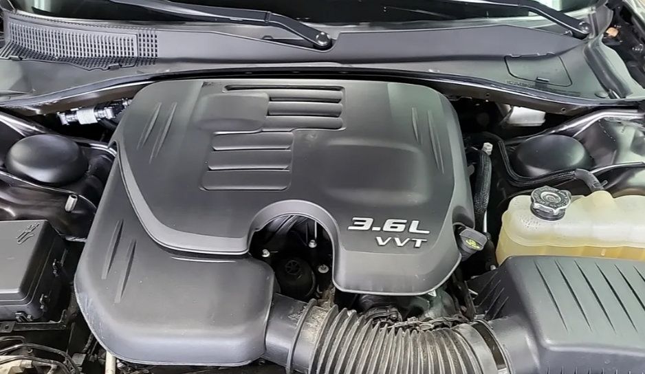Used 2023 Chrysler 300 Touring L w/ Popular Equipment Group RWD image 8