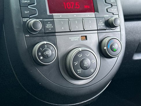 Used 2010 Kia Soul + w/ Audio Pkg FWD image 19