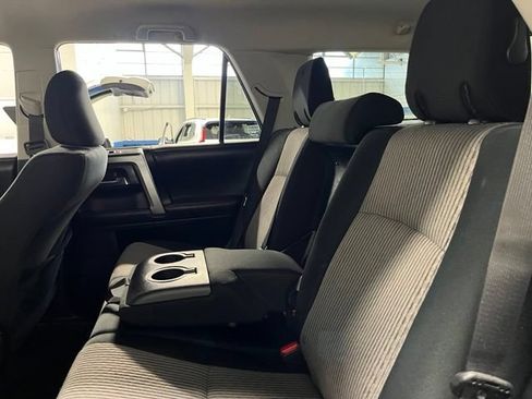 Used 2018 Toyota 4Runner SR5 AWD/4WD image 18