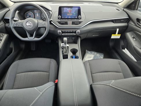 Used 2025 Nissan Altima 2.5 S FWD image 8