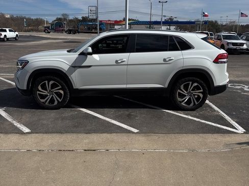 Used 2022 Volkswagen Atlas Cross Sport SEL image 4