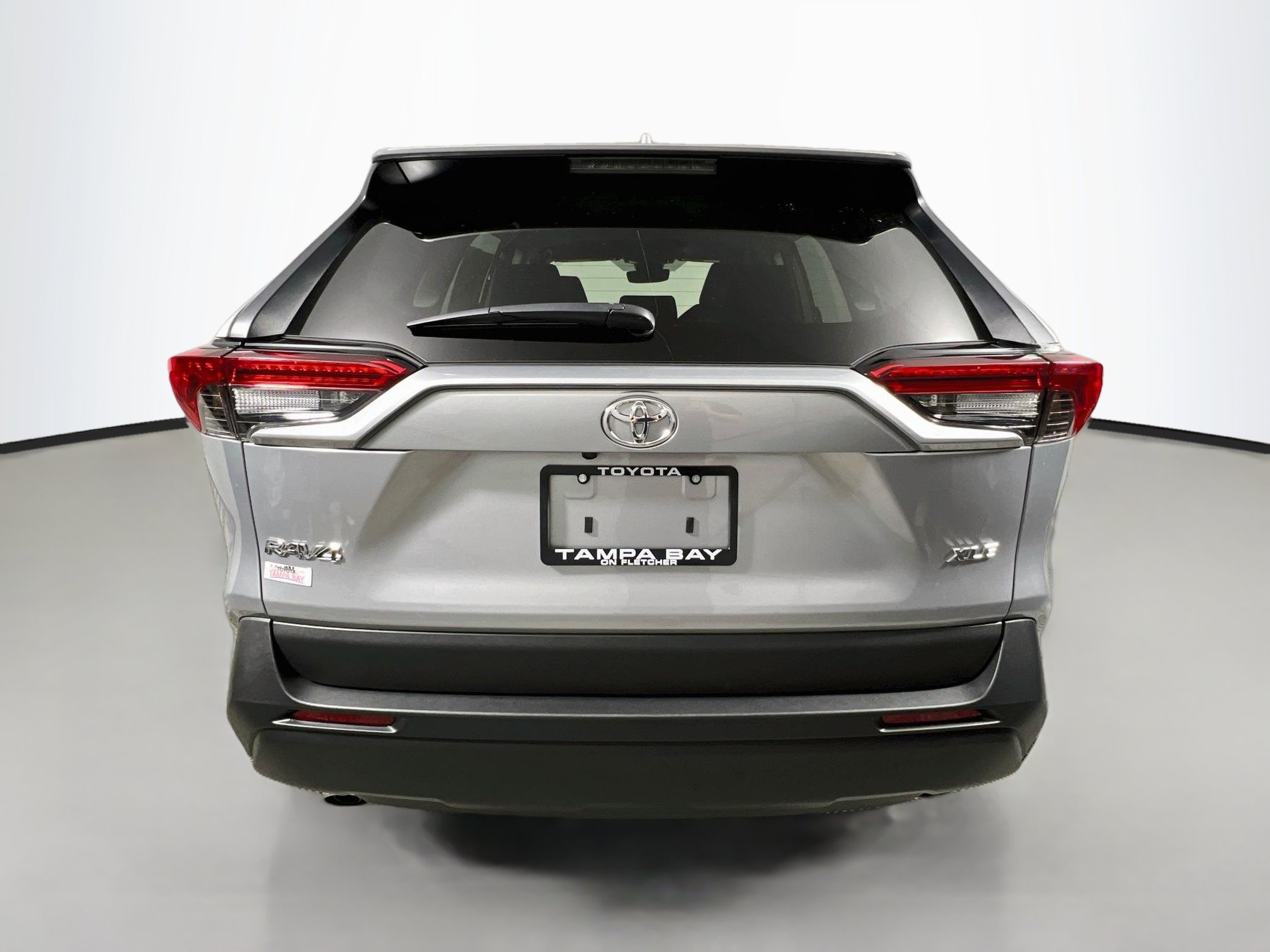 Used 2025 Toyota RAV4 XLE w/ Convenience Package FWD image 6