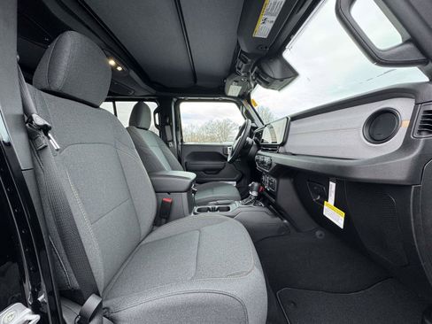 New 2026 Jeep Gladiator Sport AWD/4WD image 17