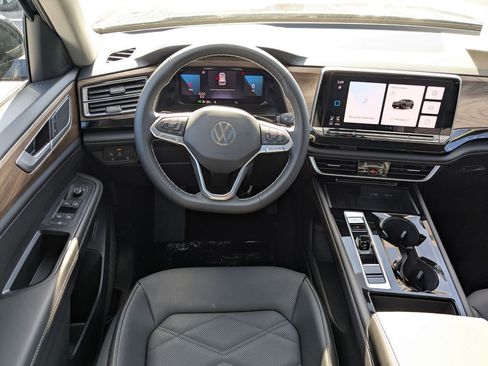 New 2026 Volkswagen Atlas SE image 30