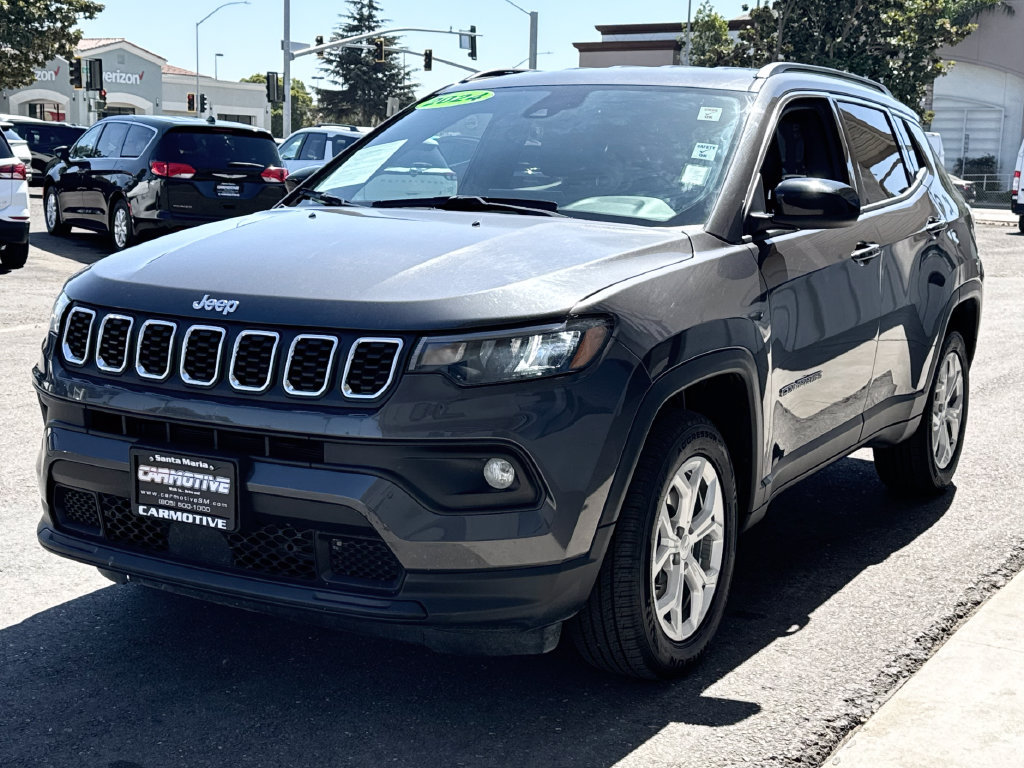 Used 2024 Jeep Compass Latitude AWD/4WD image 8