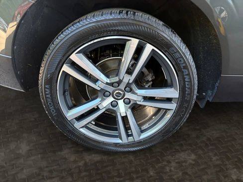 Used 2021 Volvo XC60 T5 Momentum w/ Protection Package AWD/4WD image 41