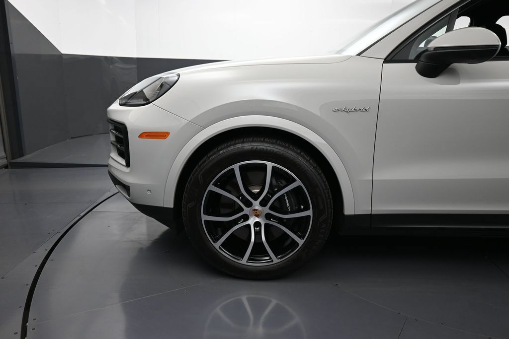 Certified 2026 Porsche Cayenne E-Hybrid AWD/4WD image 12