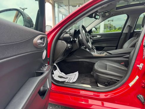 Used 2019 Alfa Romeo Giulia Ti w/ Nero Edizione AWD/4WD image 9
