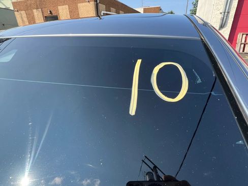 Used 2018 BMW 530e xDrive w/ Premium Package 2 AWD/4WD image 32
