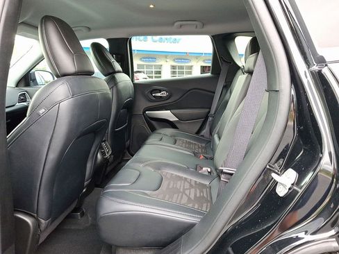Used 2022 Jeep Cherokee Latitude AWD/4WD image 13