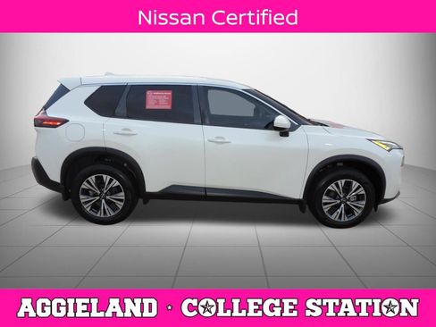 Certified 2023 Nissan Rogue SV FWD image 2