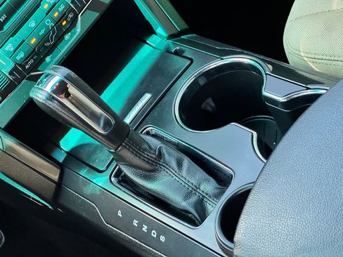 Used 2017 Ford Explorer XLT w/ Equipment Group 201A image 16