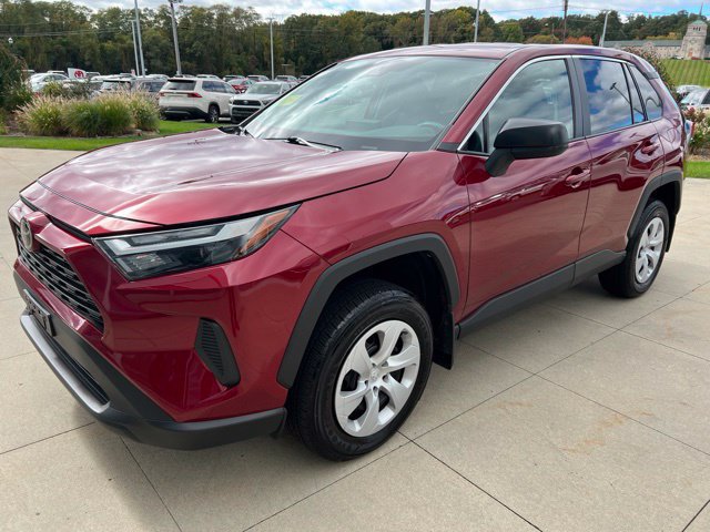 Used 2024 Toyota RAV4 LE AWD/4WD image 3