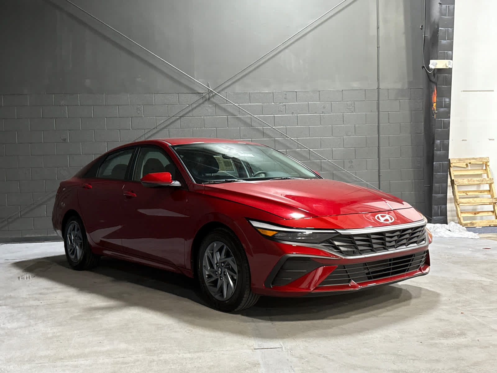 Used 2024 Hyundai Elantra SEL FWD image 1