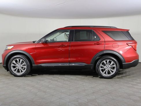 Used 2022 Ford Explorer XLT w/ Equipment Group 202A image 16