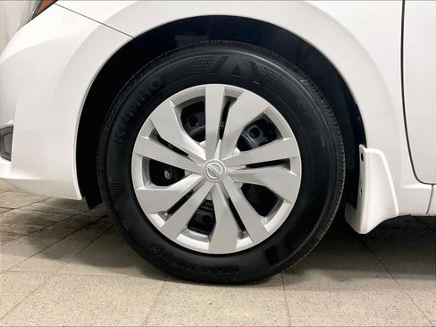 Used 2025 Nissan Versa S w/ Trunk Package image 7