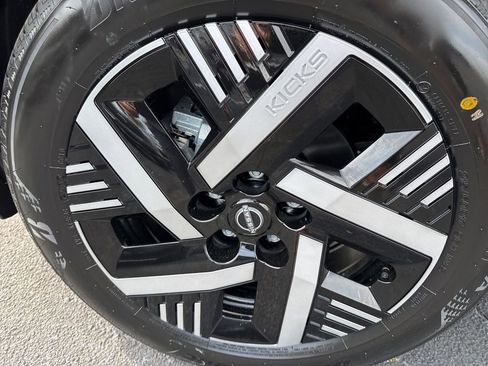 New 2026 Nissan Kicks SV image 9