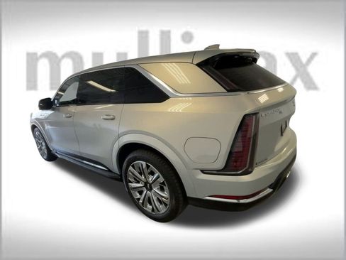 New 2025 Cadillac Escalade IQ Luxury 1 w/ LPO, Radiant Package image 9