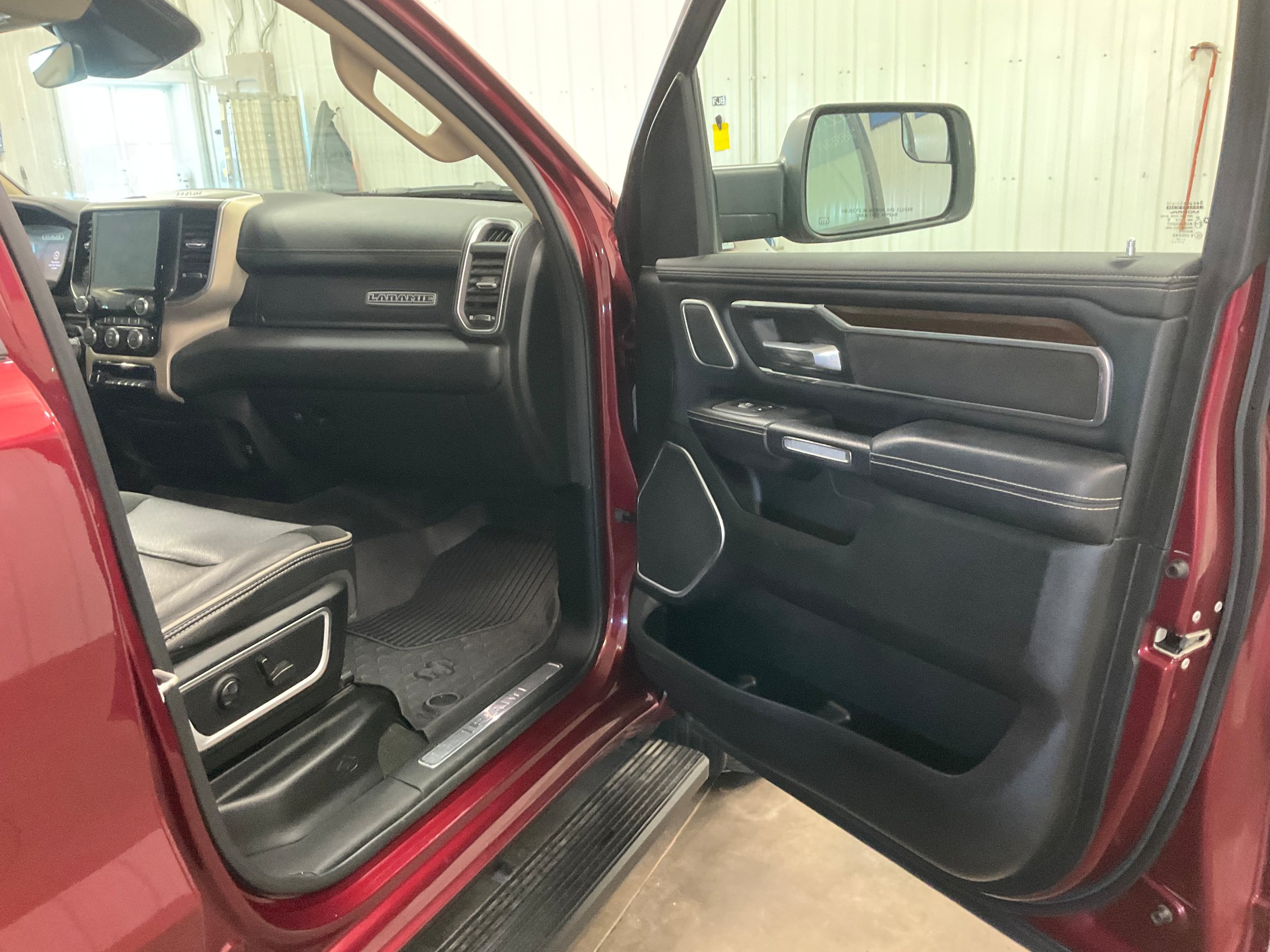 Used 2021 RAM 1500 Laramie AWD/4WD image 27