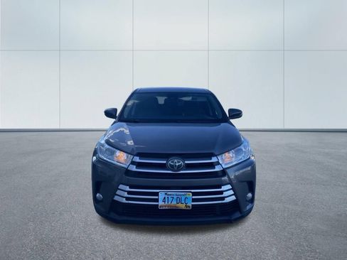Used 2017 Toyota Highlander Plus AWD/4WD image 10