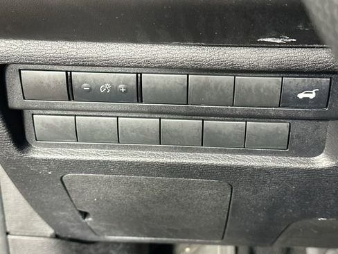 Used 2023 Mitsubishi Outlander SE image 23