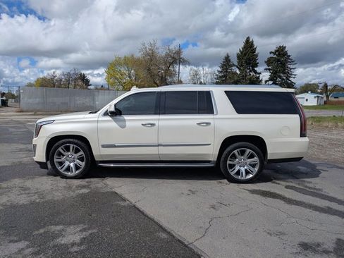 Used 2015 Cadillac Escalade ESV Premium image 10