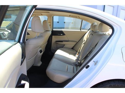 Used 2017 Honda Accord EX-L image 12