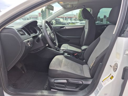 Used 2018 Volkswagen Jetta S w/ Cold Weather Package FWD image 16