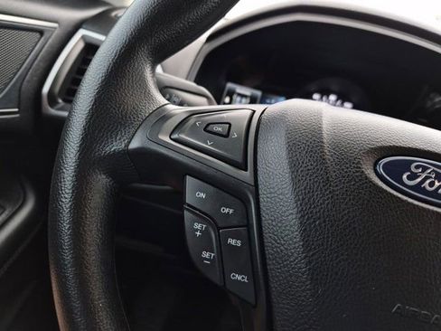 Used 2024 Ford Edge SE image 19