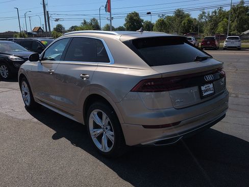 Used 2019 Audi Q8 Prestige w/ Luxury Package AWD/4WD image 5