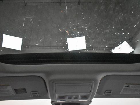 Used 2022 Ford Escape SE w/ SE Sport Appearance Package image 21