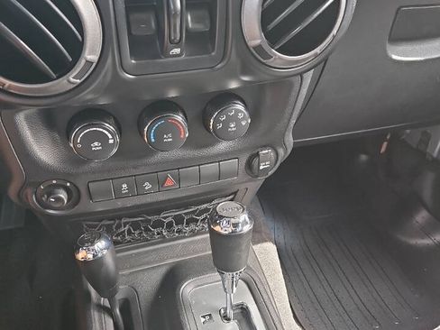 Used 2014 Jeep Wrangler Unlimited Sport w/ Quick Order Package 24S AWD/4WD image 16