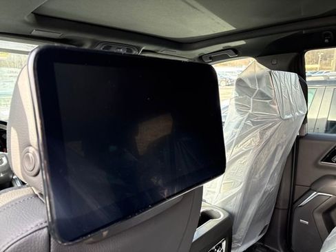 New 2026 GMC Yukon Denali w/ Denali Reserve Package image 5