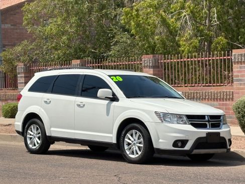 Used 2019 Dodge Journey SE FWD image 8