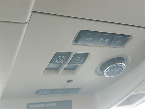 Certified 2019 GMC Yukon SLT w/ Open Road Package image 32