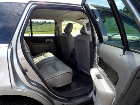 Used 2008 Lincoln MKX FWD image 16