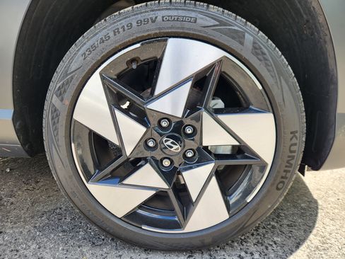 Certified 2024 Hyundai Kona Limited image 21