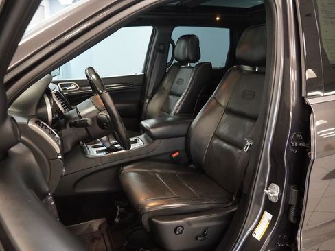 Used 2018 Jeep Grand Cherokee Overland AWD/4WD image 4