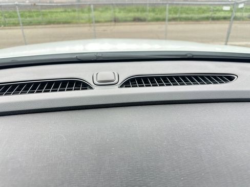 Used 2025 Buick Envista Sport Touring image 18