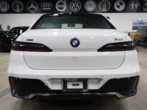 Used 2026 BMW 740i xDrive AWD/4WD image 3