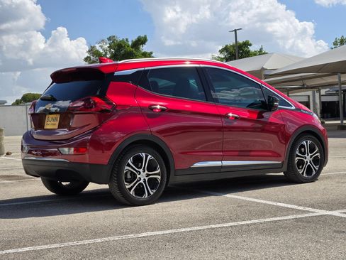 Used 2019 Chevrolet Bolt Premier w/ Infotainment Package FWD image 4