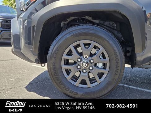 Used 2025 Toyota 4Runner SR5 AWD/4WD image 10