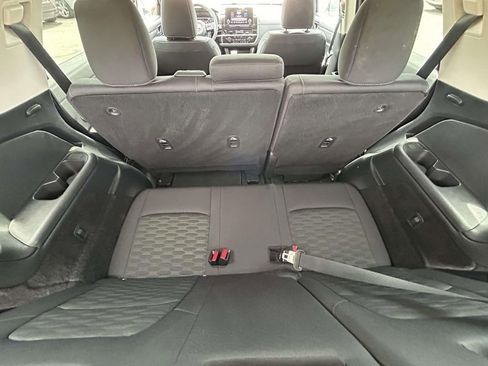 Used 2025 Nissan Pathfinder SV FWD image 15