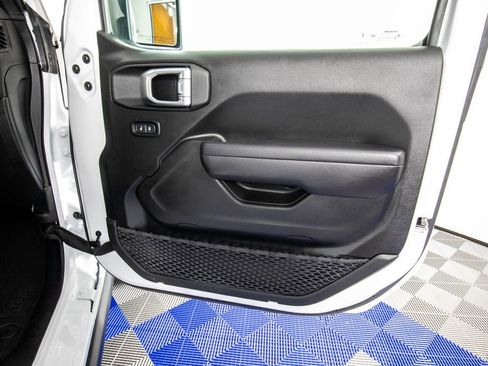 Used 2024 Jeep Wrangler Unlimited Sport AWD/4WD image 14