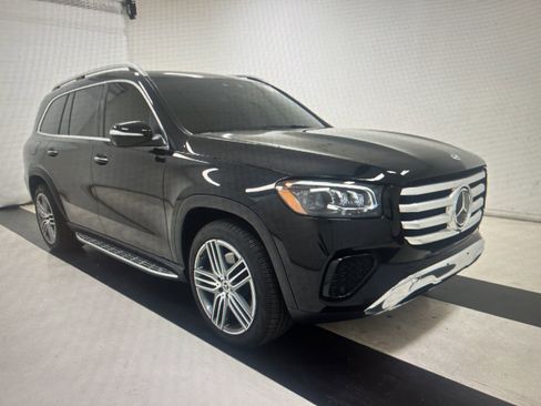 Used 2024 Mercedes-Benz GLS 450 4MATIC image 1